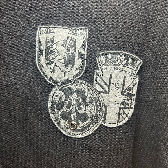 Vintage Guess gothic crest knit turtleneck - Picture 5 of 9